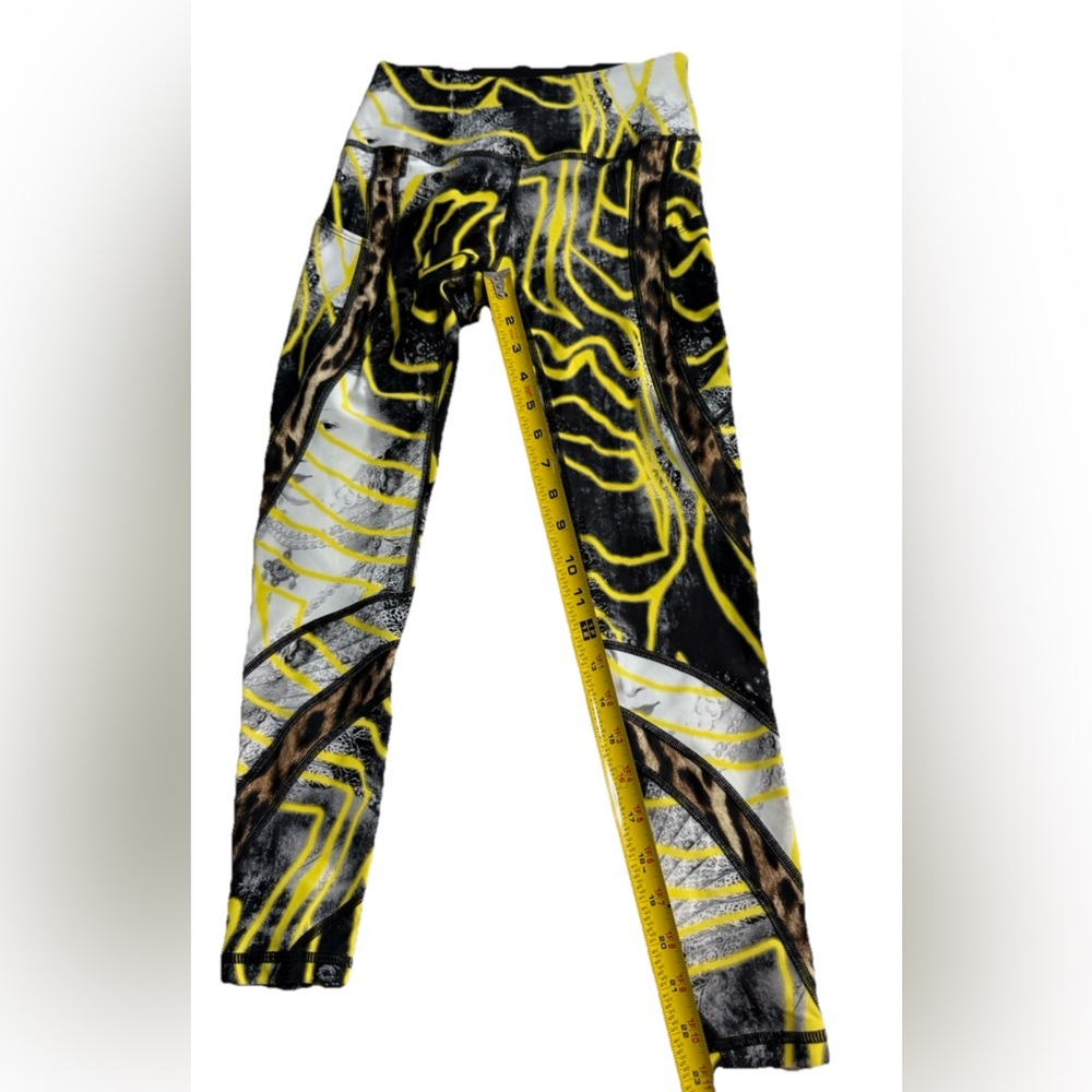 NWT Twin Fantasy Queen Print Panel Legging M Italian Fabric $249 Retail - Picture 10 of 16